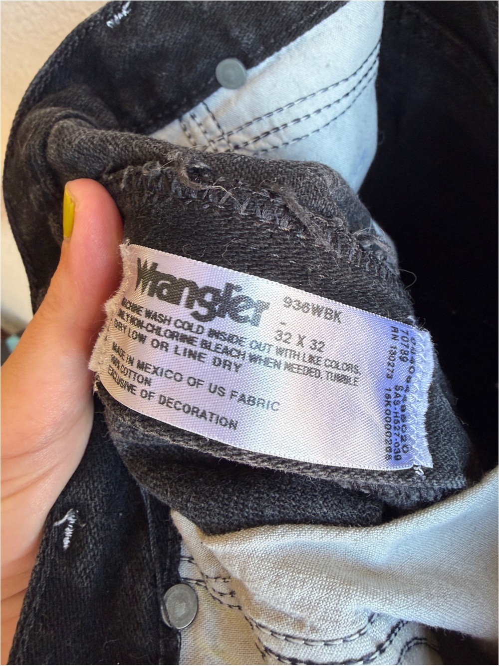 Wrangler Black Cut Off Raw Hem Shorts - Picture 5 of 5